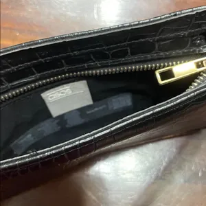 Elegant Black Croc-Embossed Women's Bag thumbnail 9