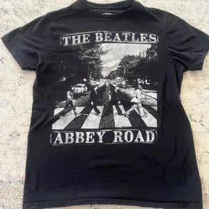 The Beatles Abbey Road 2019‎ Apple Inc T-shirt Size S thumbnail 1