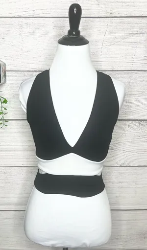 Vintage Y2K Black & White Sleeveless Cutout Crop Top Size XS thumbnail 1
