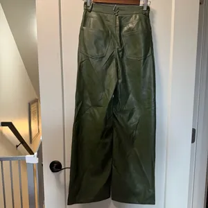 Urban Outfitters‎ Faux Leather Wide Leg Green Pant Olive Army Hunter High Waist thumbnail 6