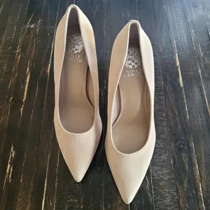 NEW Vince Camuto Puntolis Suede Leather Pumps Women's Size 9 thumbnail 2