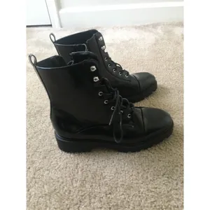Wild Diva Women's High Top Gloss Boots Shoes Size 9 Black thumbnail 7