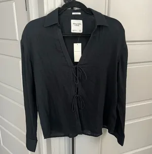 Abercrombie & Fitch Long Sleeve Oversized Tie-Front Gauzy Shirt thumbnail 2