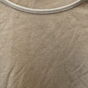 FINAL MARKDOWN Ladies ribbed tee medium Tan thumbnail 3