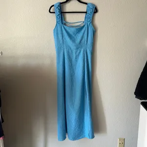 ASTR The Label Crinkle Shoulder Midi Dress with Slit Blue Size Large thumbnail 5