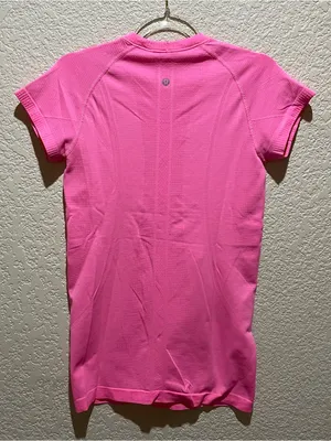 Lululemon Swiftly Tech Short-Sleeve Pink Top size 6 thumbnail 3
