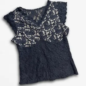Black Floral Lace V-Neck‎ Cap Sleeve Top Sheer Scalloped Blouse thumbnail 1