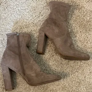 Steve Madden Taupe Block Ankle Booties Women's Sz 8 thumbnail 1