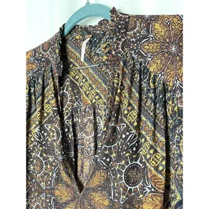 Free People Little Runaway Medallion Print Top Blouse Size Small Keyhole Neck thumbnail 6