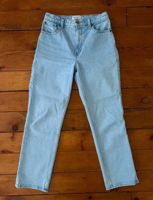 Abercrombie 90s High-Rise Jeans Light Wash thumbnail 1