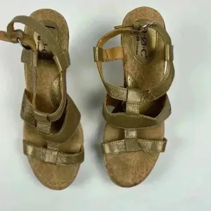 B.o.c Women's Bronze Leather Cork Wedge‎ Sandals Size 8 Strappy Casual thumbnail 5