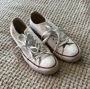 Low-Top Converse White thumbnail 1