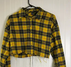 Forever 21 Yellow Plaid Cropped Flannel Distressed Grunge Button Up Size Medium thumbnail 1