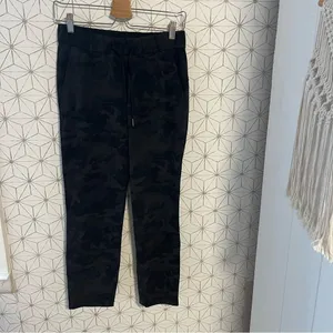 Lululemon On the Fly 7/8 Pant Black Camo thumbnail 4
