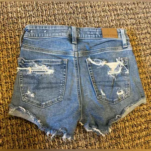 American Eagle jean shorts thumbnail 2