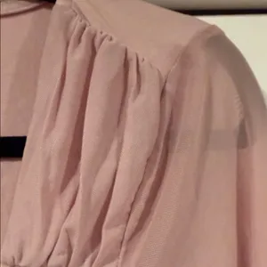 bebe Rose ruched front Pink Long Sleeve‎ Top medium NWT thumbnail 5