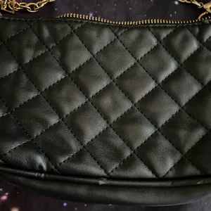 Boutique Black Leather Purse Handbag Quilted Hand & Crossbody Strap 9”W X 5”H thumbnail 5