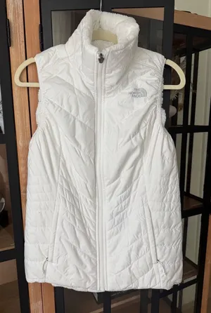 The North Face Reversible puffer vest insulated Mossbud jacket faux fur zip up thumbnail 1