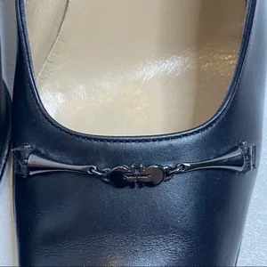 Salvatore Ferragamo black leather pumps 594 thumbnail 10