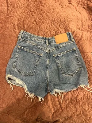 Divided Raw-Hem High-Waist Denim Shorts - Blue thumbnail 2