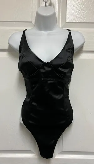 MNDSUDHG Black Satin Backless V-Neck Bodysuit thumbnail 2
