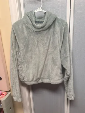 Hollister Sage Green Plush Fleece Cropped Hoodie Size S thumbnail 1