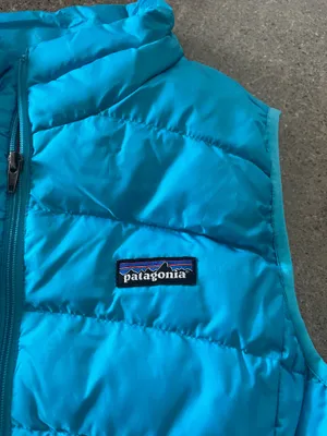 Patagonia blue puffer vest (fits like a women’s med) thumbnail 2