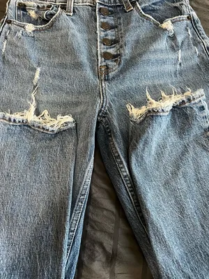 Abercrombie & Fitch The Mom High Rise Button Fly‎ Distressed Short Denim Jeans thumbnail 10