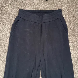 Varley DoubleSoft Joggers Women Medium Black Good Slim Fit Tapered Sweatpants thumbnail 2