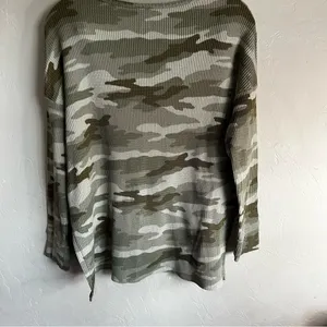 American Eagle Oversized Camo Thermal‎ Long Sleeve Top thumbnail 6