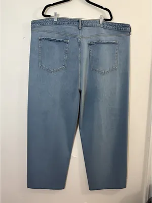 Old Navy Womens Size 30 Extra High Rise Wide Leg Jeans Light Wash Distressed NWT thumbnail 2