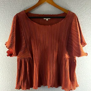 Madewell Texture & Thread Micropleat Top in Burnt Orange thumbnail 2