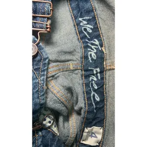 We The Free Denim Shortalls 4 Blue Zip Front Raw Hem‎ Distressed Overalls thumbnail 6