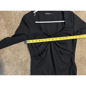 Abercrombie & Fitch black long-sleeve twist-front cutout bodysuit L Soft stretch thumbnail 7