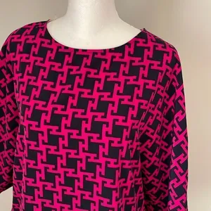 Alya Women's Geometric Dolman‎ Short Sleeve Blouse Top Zip Back Pink Black Small thumbnail 2