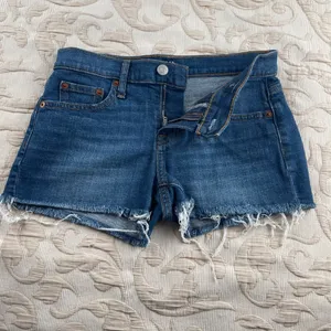 Gap Denim 1969 Womens 24P Medium Wash 3 Inch Cut Off‎ Jean Shorts Blue Petite thumbnail 3