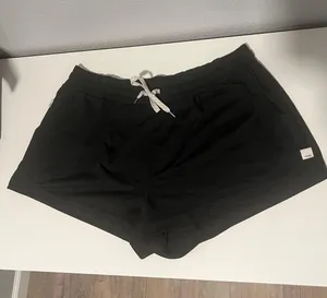 Vuori black shorts thumbnail 2