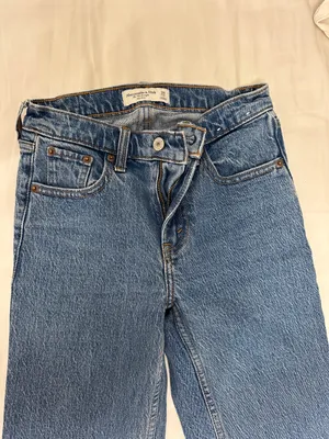Abercrombie Mid-Rise Jeans 90s Straight thumbnail 3