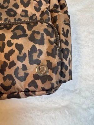 Lululemon everywhere backpack mini Aird prints with metal hardware thumbnail 2