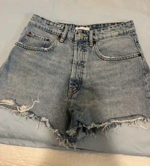 ZARA Jean Shorts High-Waisted thumbnail 1