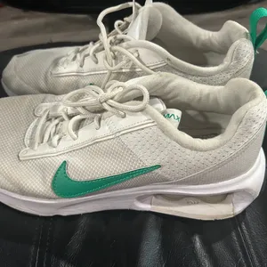 Nike White Mesh Sneakers with Green Accents thumbnail 2