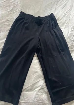 J. Jill Cropped Ponte Pants thumbnail 1