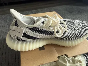 Yeezy Boost 350 Adidas V2 Zebra thumbnail 3