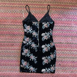 Privy Black Velvet Floral Embroidered Cami Dress thumbnail 5