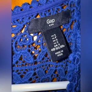 GAP Royal Blue Crochet Yoke Shift Dress Women’s Size S Short Sleeve Boho thumbnail 6