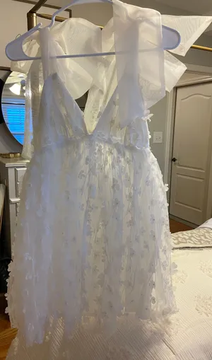 White Dress Size M thumbnail 1
