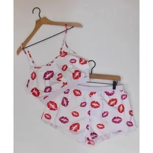 NEW!! HOT LIPS Lipstick Kiss Cropped Loungewear Two Piece Set Top Shorts XXL 2XL thumbnail 2