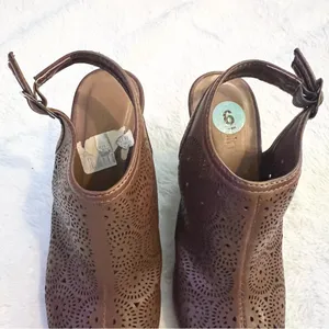 Jasmin Brown Faux Leather Cut Out Ankle Strap Wedges Size 6 thumbnail 8