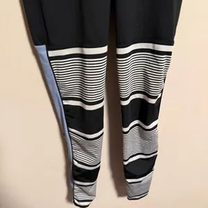 Stella McCartney by ADIDAS Black STU Panelled Zipper Ankle Legging- Size XS thumbnail 8