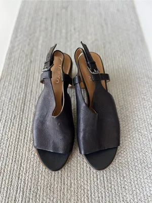 Franco Sarto Black Pebbled Leather Open-Side Slingback Block Heel Sandals Sz 8 thumbnail 2